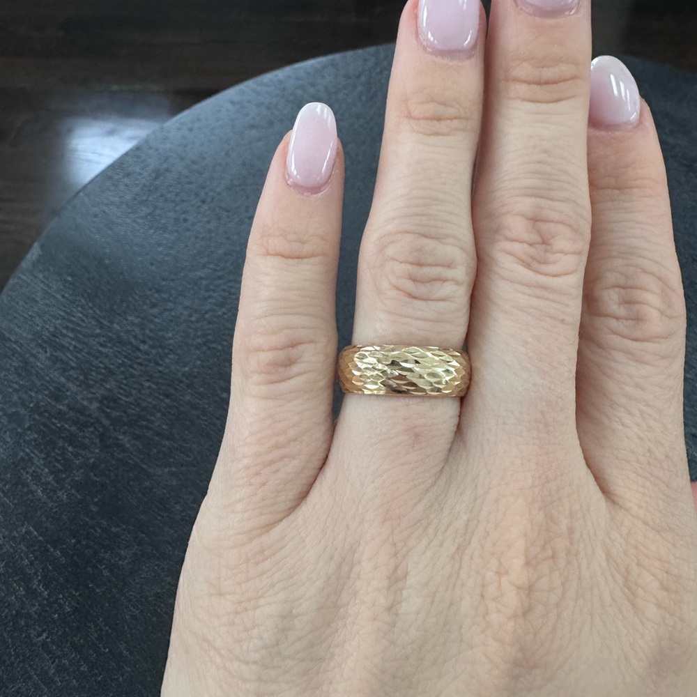 14k gold textured band